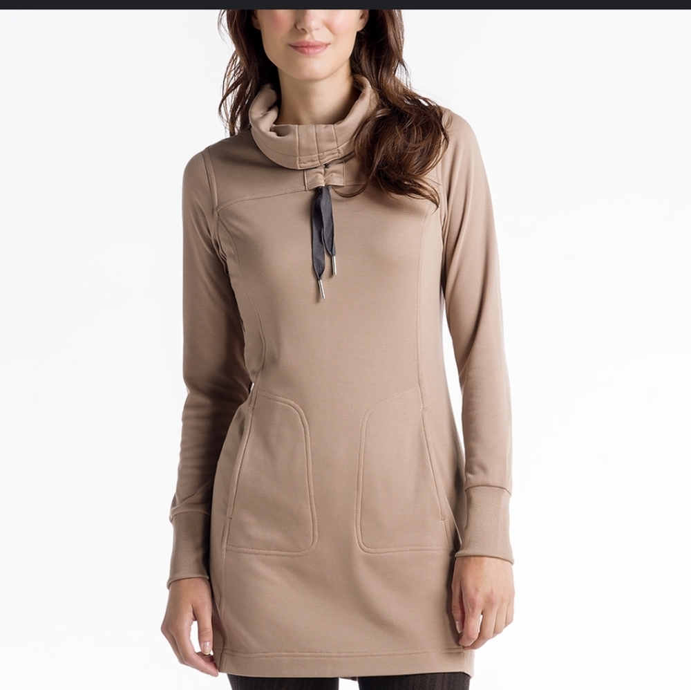 Lolë Call Me Turtleneck Athletic Dress Small